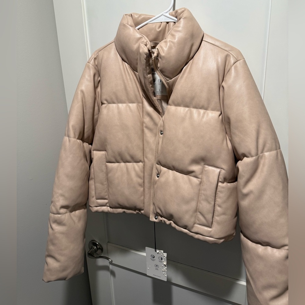Hollister Light Beige Puffer Jacket